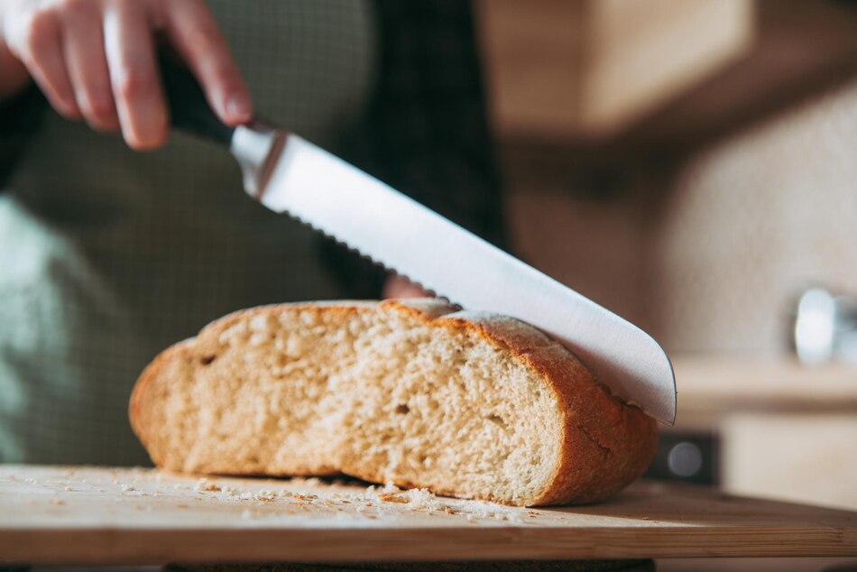 The Art Of Slicing: Using The CHOPLIX Bread Knife